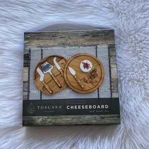NEW in Box-Toscana Cheeseboard and Tool Set